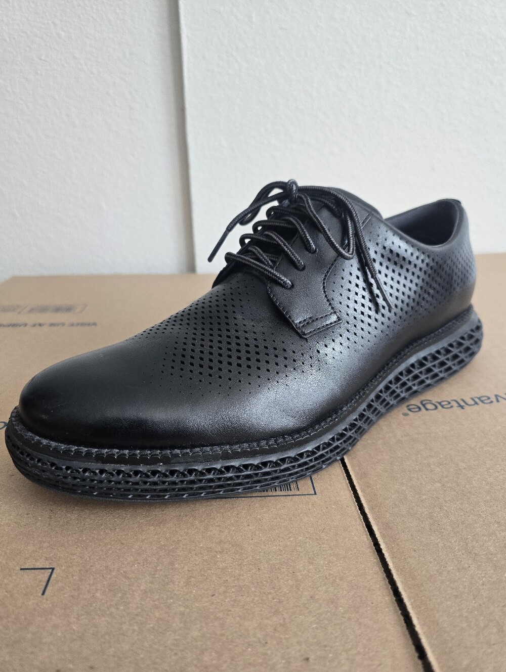 Men's ØriginalGrand 2.0 Oxford Dress Sneaker Size 9.5 Black - Picture 3 of 8